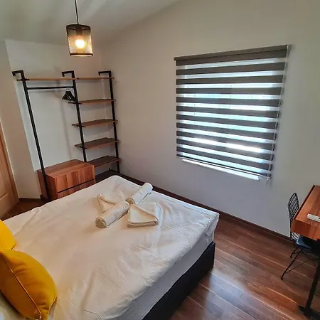 Pensjonat Letstay Sweet Yellow 4*