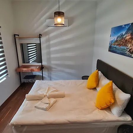 Guest house Letstay Sweet Yellow