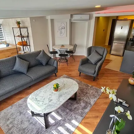 Letstay Sweet Yellow בית הארחה אנטליה