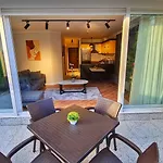 Guest house Letstay Sweet Yellow 4*